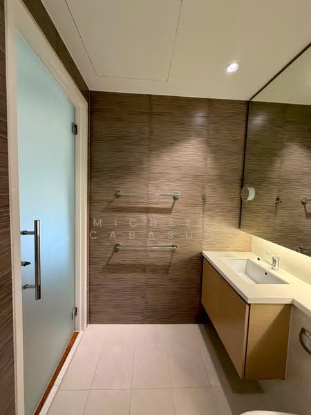 Riveredge, 21 Sampan Place, East Coast / Marine Parade, 2 Bedrooms, 1,012 sqft, Condominium For Sale, by Michele Cabasug, 500281888 - Bathroom - PropertyGuru.com.sg