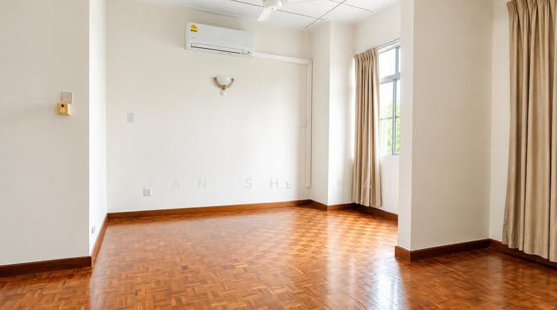 Rare Well Sized 3 Storey Terrace with Great Privacy. Mins Walk to MRT., Shelford Road, Newton / Novena, 4 Bedrooms, 3,000 sqft, Terraced House For Sale, by Tan Shi Kai, 500281907 - PropertyGuru.com.sg