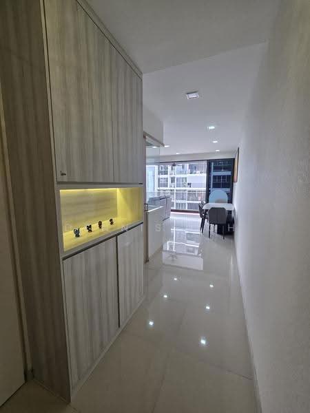 Twin Fountains, 17 Woodlands Avenue 6, Admiralty / Woodlands, 4 Bedrooms, 1,270 sqft, Condominium For Rent, by Dennis Koh, 500281910 - Corridor - PropertyGuru.com.sg