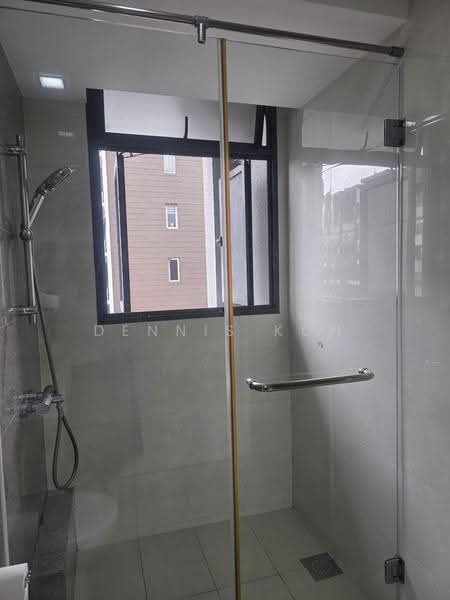 Twin Fountains, 17 Woodlands Avenue 6, Admiralty / Woodlands, 4 Bedrooms, 1,270 sqft, Condominium For Rent, by Dennis Koh, 500281910 - Bathroom - PropertyGuru.com.sg