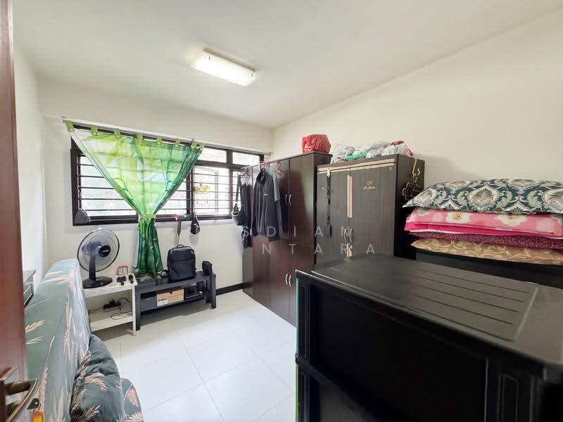 166B Teck Whye Crescent, 166B Teck Whye Crescent, Dairy Farm / Bukit Panjang / Choa Chu Kang, 2 Bedrooms, 732 sqft, HDB Flat For Sale, by Risdian Isbintara, 500281953 - Bedroom - PropertyGuru.com.sg