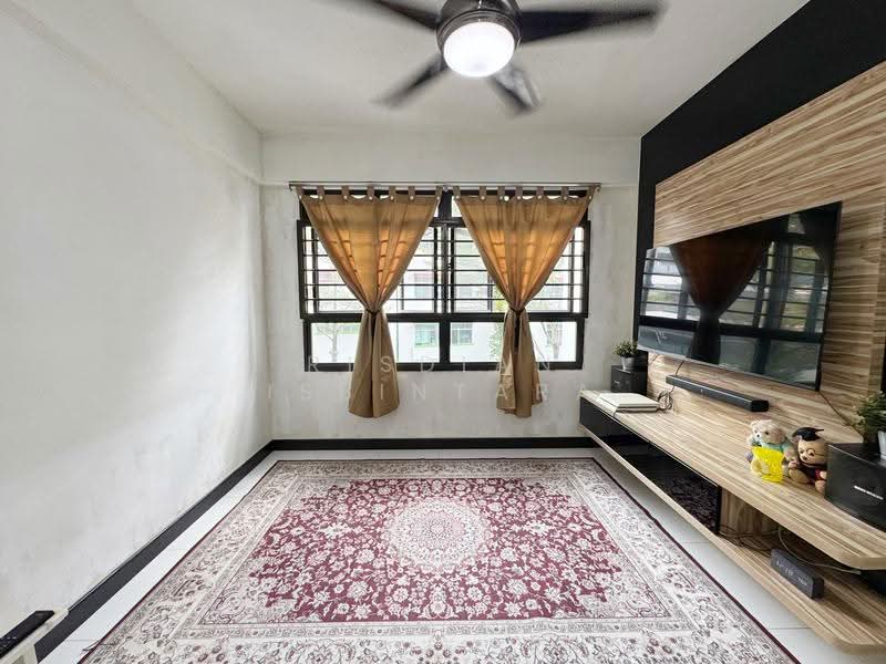 166B Teck Whye Crescent, 166B Teck Whye Crescent, Dairy Farm / Bukit Panjang / Choa Chu Kang, 2 Bedrooms, 732 sqft, HDB Flat For Sale, by Risdian Isbintara, 500281953 - Living Room - PropertyGuru.com.sg