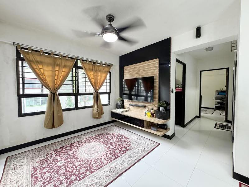 166B Teck Whye Crescent, 166B Teck Whye Crescent, Dairy Farm / Bukit Panjang / Choa Chu Kang, 2 Bedrooms, 732 sqft, HDB Flat For Sale, by Risdian Isbintara, 500281953 - Living Room - PropertyGuru.com.sg