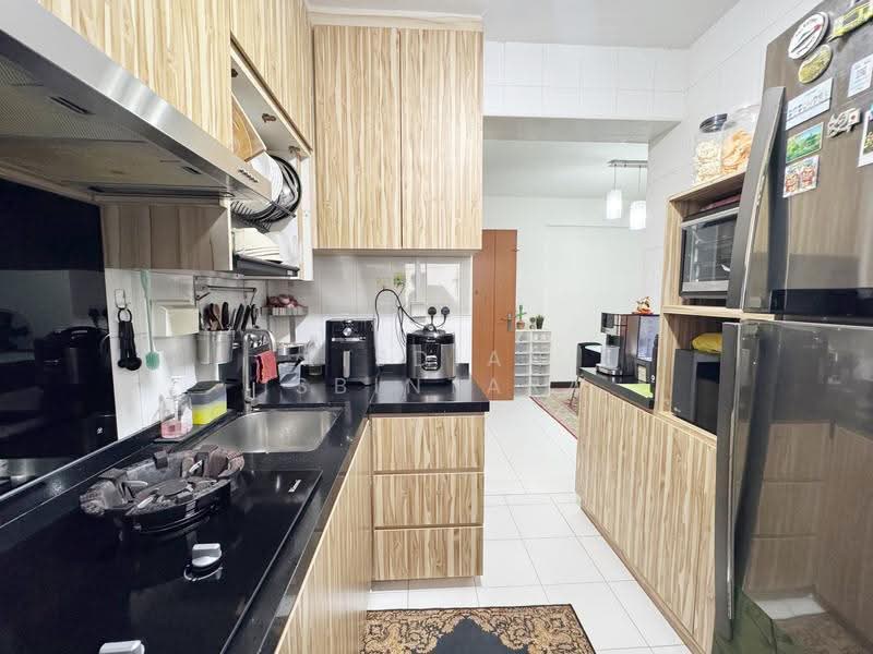 166B Teck Whye Crescent, 166B Teck Whye Crescent, Dairy Farm / Bukit Panjang / Choa Chu Kang, 2 Bedrooms, 732 sqft, HDB Flat For Sale, by Risdian Isbintara, 500281953 - Kitchen - PropertyGuru.com.sg