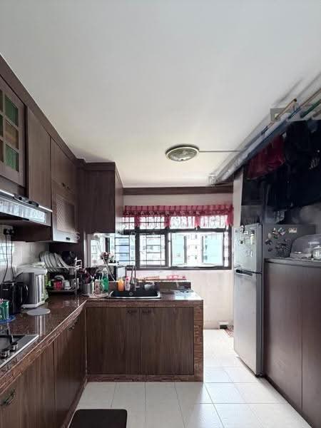 530 Jurong West Street 52, 530 Jurong West Street 52, Boon Lay / Jurong / Tuas, 2 Bedrooms, 882 sqft, HDB Flat For Sale, by SQ Raudha, 500281965 - Kitchen - PropertyGuru.com.sg