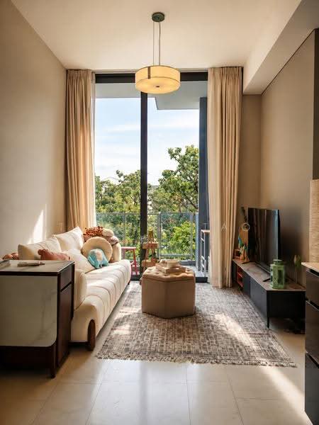 Robin Residences, 1 Robin Drive, Tanglin / Holland / Bukit Timah, 2 Bedrooms, 538 sqft, Condominium For Sale, by Tiffany Tao 陶虹, 500281966 - Living Room - PropertyGuru.com.sg