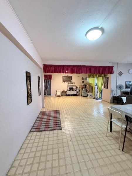 453 Jurong West Street 42, 453 Jurong West Street 42, Boon Lay / Jurong / Tuas, 3 Bedrooms, 1,432 sqft, HDB Flat For Sale, by SQ Raudha, 500281973 - Living Room - PropertyGuru.com.sg
