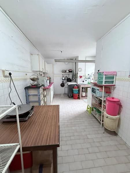 453 Jurong West Street 42, 453 Jurong West Street 42, Boon Lay / Jurong / Tuas, 3 Bedrooms, 1,432 sqft, HDB Flat For Sale, by SQ Raudha, 500281973 - Kitchen - PropertyGuru.com.sg