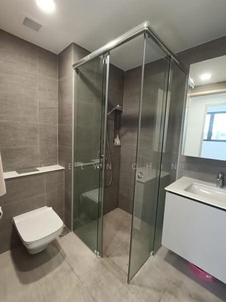 Sengkang Grand Residences, 74 Compassvale Bow, Hougang / Punggol / Sengkang, 2 Bedrooms, 764 sqft, Condominium For Rent, by Evelyn Chin, 500281978 - Bathroom - PropertyGuru.com.sg