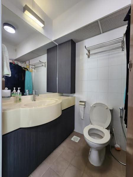 411A Fernvale Road, 411A Fernvale Road, Seletar / Yio Chu Kang, 3 Bedrooms, 1,033 sqft, HDB Flat For Sale, by Thomas Tan, 500281985 - Bathroom - PropertyGuru.com.sg