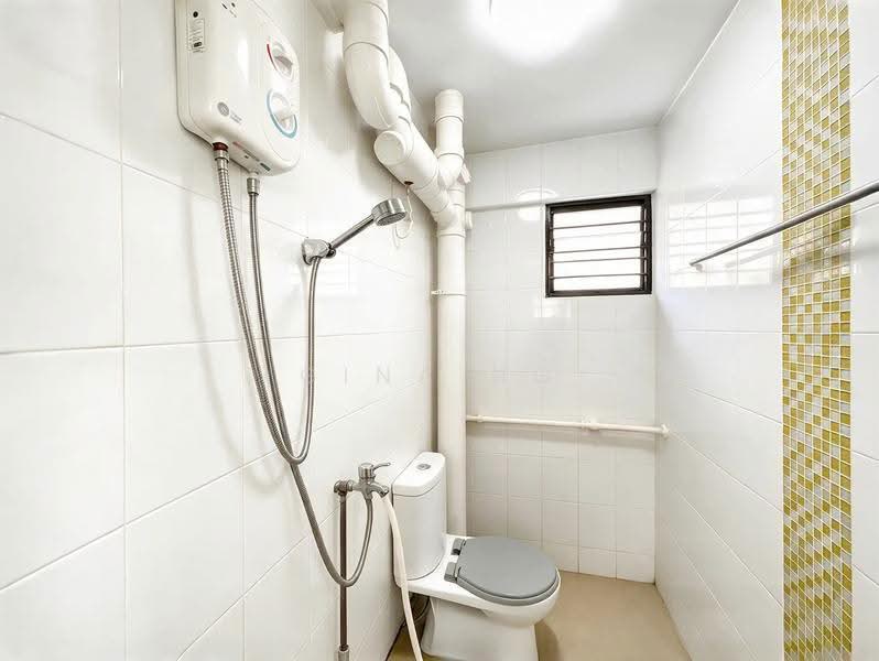 856 Tampines Street 82, 856 Tampines Street 82, Pasir Ris / Tampines, Room Rental, 130 sqft, HDB Flat For Rent, by Gina Ng, 500281987 - Bathroom - PropertyGuru.com.sg