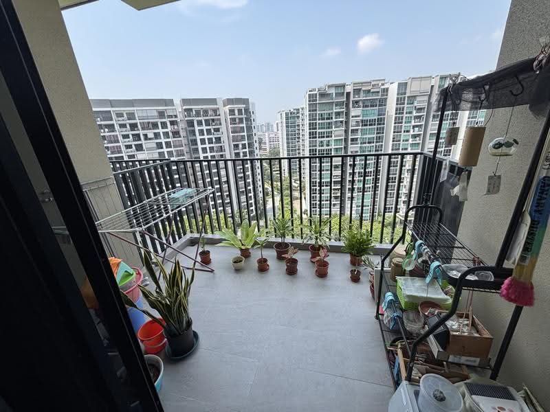 Sengkang Grand Residences, 74 Compassvale Bow, Hougang / Punggol / Sengkang, 2 Bedrooms, 764 sqft, Condominium For Rent, by Eugene Kang, 500281994 - Balcony - PropertyGuru.com.sg