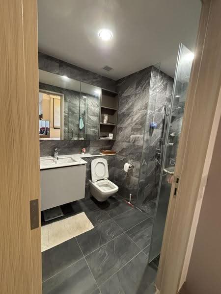 Sengkang Grand Residences, 74 Compassvale Bow, Hougang / Punggol / Sengkang, 2 Bedrooms, 764 sqft, Condominium For Rent, by Eugene Kang, 500281994 - Master Bathroom - PropertyGuru.com.sg