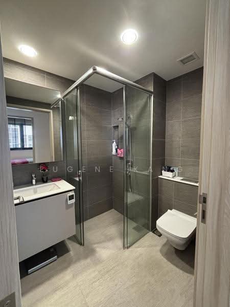 Sengkang Grand Residences, 74 Compassvale Bow, Hougang / Punggol / Sengkang, 2 Bedrooms, 764 sqft, Condominium For Rent, by Eugene Kang, 500281994 - Bathroom - PropertyGuru.com.sg