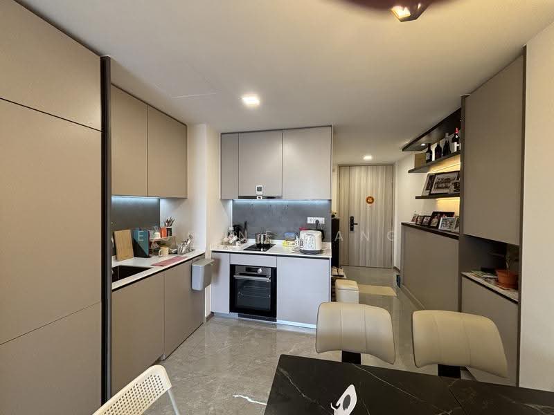 Sengkang Grand Residences, 74 Compassvale Bow, Hougang / Punggol / Sengkang, 2 Bedrooms, 764 sqft, Condominium For Rent, by Eugene Kang, 500281994 - Kitchen - PropertyGuru.com.sg