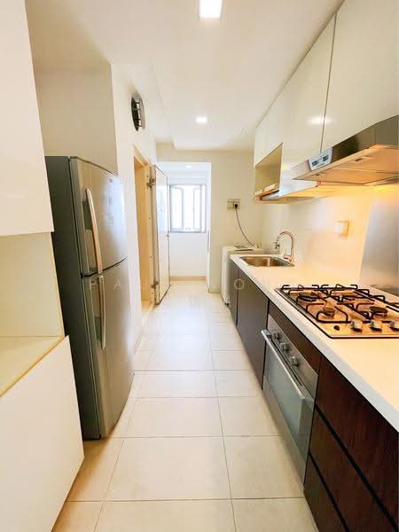 Waterfront Waves, 768 Bedok Reservoir Road, Bedok / Upper East Coast, 2 Bedrooms, 969 sqft, Condominium For Sale, by Paul Wong 黄逸强, 500281997 - Kitchen - PropertyGuru.com.sg