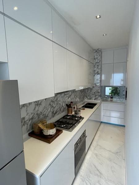 Queens Peak, 1 Dundee Road, Alexandra / Commonwealth, 5 Bedrooms, 4,715 sqft, Condominium For Sale, by Ann Marie Ee, 500282015 - Functional Kitchen - PropertyGuru.com.sg