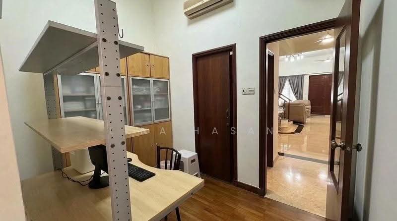 Pavilion Park, Pavilion Circle, Dairy Farm / Bukit Panjang / Choa Chu Kang, 5 Bedrooms, 3,200 sqft, Semi-Detached House For Sale, by Lina Hasan, 500282016 - Granny room - PropertyGuru.com.sg