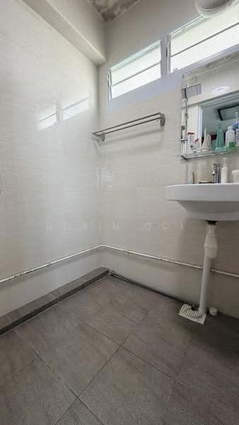 66 Marine Drive, 66 Marine Drive, East Coast / Marine Parade, 3 Bedrooms, 700 sqft, HDB Flat For Rent, by Robin Ooi, 500282017 - Bathroom - PropertyGuru.com.sg