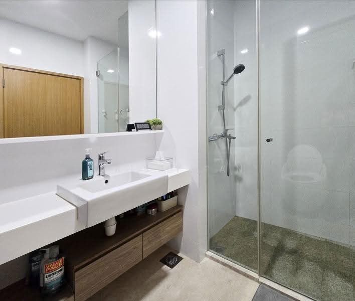 The Tennery, 5A Woodlands Road, Dairy Farm / Bukit Panjang / Choa Chu Kang, 2 Bedrooms, 861 sqft, Condominium For Sale, by Kristy Tan, 500282018 - Bathroom - PropertyGuru.com.sg