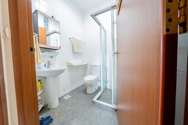 613D Punggol Drive, 613D Punggol Drive, Hougang / Punggol / Sengkang, 3 Bedrooms, 1,001 sqft, HDB Flat For Sale, by Kai Mun, 500282020 - Bathroom - PropertyGuru.com.sg