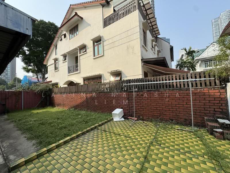 Kim lin park, One Tree Hill Road, Tanglin / Holland / Bukit Timah, 5 Bedrooms, 3,000 sqft, Semi-Detached House For Sale, by Lavina Natasha Liem, 500282097 - Exterior - PropertyGuru.com.sg