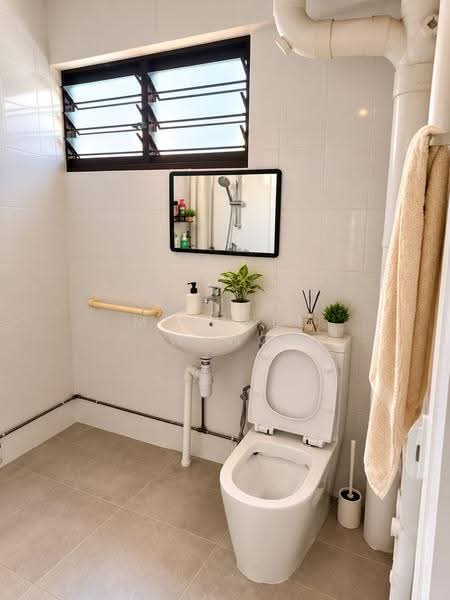 268 Bukit Batok East Avenue 4, 268 Bukit Batok East Avenue 4, Dairy Farm / Bukit Panjang / Choa Chu Kang, Room Rental, 136 sqft, HDB Flat For Rent, by Michael Wang, 500282100 - Bathroom - PropertyGuru.com.sg