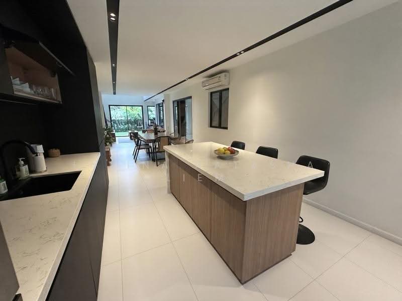 Jalan rindu, Jalan rindu, Hougang / Punggol / Sengkang, 7 Bedrooms, 5,000 sqft, Terraced House For Sale, by Lavina Natasha Liem, 500282115 - Kitchen - PropertyGuru.com.sg
