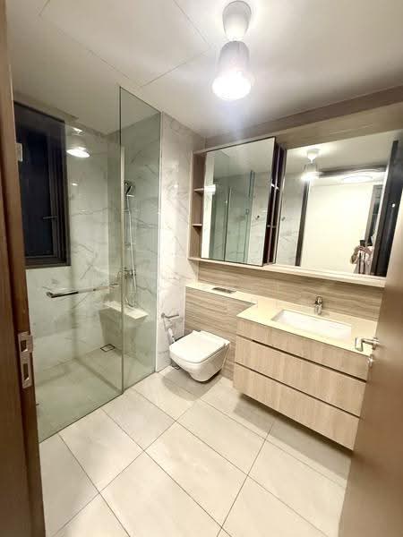 Forest Woods, Hougang / Punggol / Sengkang, 2 Bedrooms, 603 sqft, Condominium For Sale, by Florence Zheng Zhen, 500282116 - Bathroom - PropertyGuru.com.sg