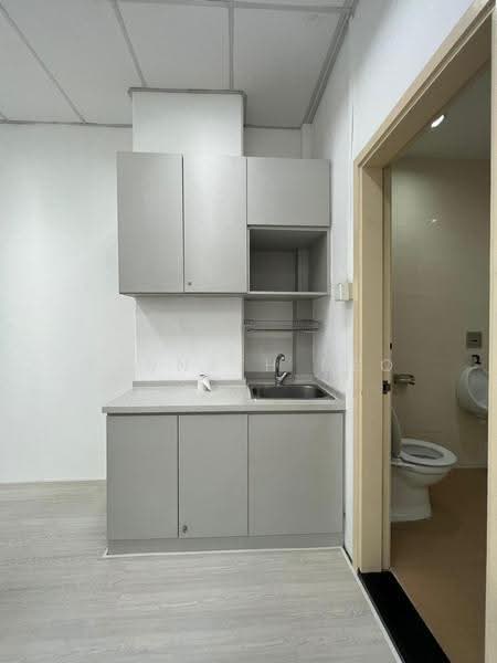 E-Centre @ Redhill, 3791 Jalan Bukit Merah, Alexandra / Commonwealth, 990 sqft, Light Industrial (B1) For Rent, by Kenneth Neo, 500282121 - Kitchen - CommercialGuru.com.sg