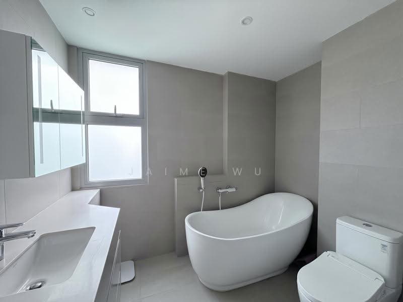 Hillview Regency, 26 Bukit Batok East Avenue 2, Dairy Farm / Bukit Panjang / Choa Chu Kang, 3 Bedrooms, 1,109 sqft, Condominium For Sale, by Jaime Wu, 500282124 - Bathroom - PropertyGuru.com.sg