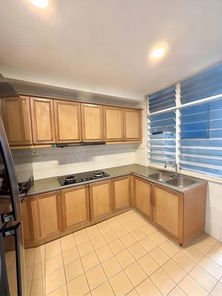 Casa Pasir Ris, 201 Jalan Loyang Besar, Changi Airport / Changi Village, 3 Bedrooms, 1,141 sqft, Condominium For Sale, by Valerie Ong, 500282144 - Kitchen - PropertyGuru.com.sg