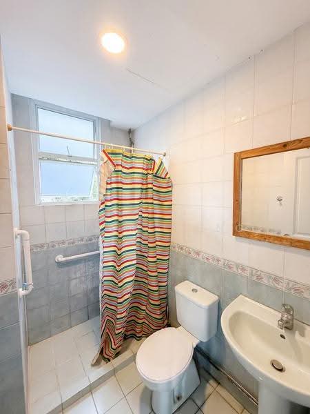 Casa Pasir Ris, 201 Jalan Loyang Besar, Changi Airport / Changi Village, 3 Bedrooms, 1,141 sqft, Condominium For Sale, by Valerie Ong, 500282144 - Common Bathroom - PropertyGuru.com.sg