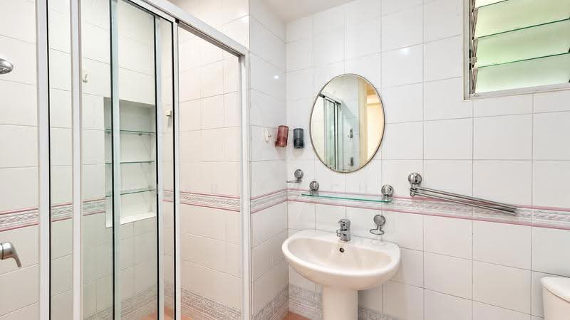 Symphony Heights, 33 Hume Avenue, Clementi Park / Upper Bukit Timah, 3 Bedrooms, 1,346 sqft, Condominium For Sale, by Charles Chua, 500282149 - Bathroom - PropertyGuru.com.sg