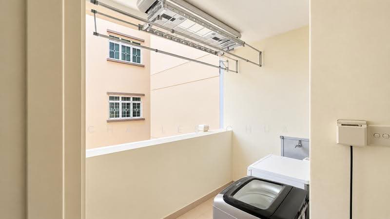 Symphony Heights, 33 Hume Avenue, Clementi Park / Upper Bukit Timah, 3 Bedrooms, 1,346 sqft, Condominium For Sale, by Charles Chua, 500282149 - Service Yard - PropertyGuru.com.sg