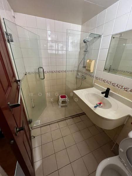 677A Jurong West Street 64, 677A Jurong West Street 64, Boon Lay / Jurong / Tuas, Room Rental, 180 sqft, HDB Flat For Rent, by Wong Boon Keng, 500282162 - Bathroom - PropertyGuru.com.sg