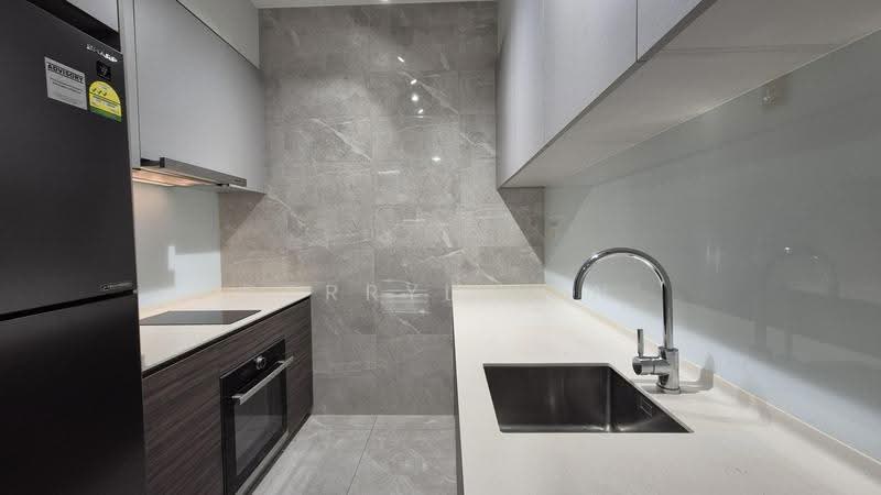 Stirling Residences, 23 Stirling Road, Alexandra / Commonwealth, 2 Bedrooms, 678 sqft, Condominium For Rent, by Darryl Tan, 500282166 - Kitchen - PropertyGuru.com.sg