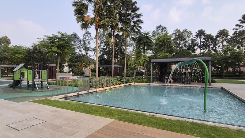 Stirling Residences, 23 Stirling Road, Alexandra / Commonwealth, 2 Bedrooms, 678 sqft, Condominium For Rent, by Darryl Tan, 500282166 - Pool - PropertyGuru.com.sg