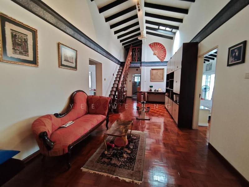 Juicy Plot! Live In Or Rebuild|自住或重建皆宜 8321.8433, Seletar / Yio Chu Kang, 5 Bedrooms, 5,000 sqft, Semi-Detached House For Sale, by Yee Wei Ng, 500282170 - Living Room - PropertyGuru.com.sg