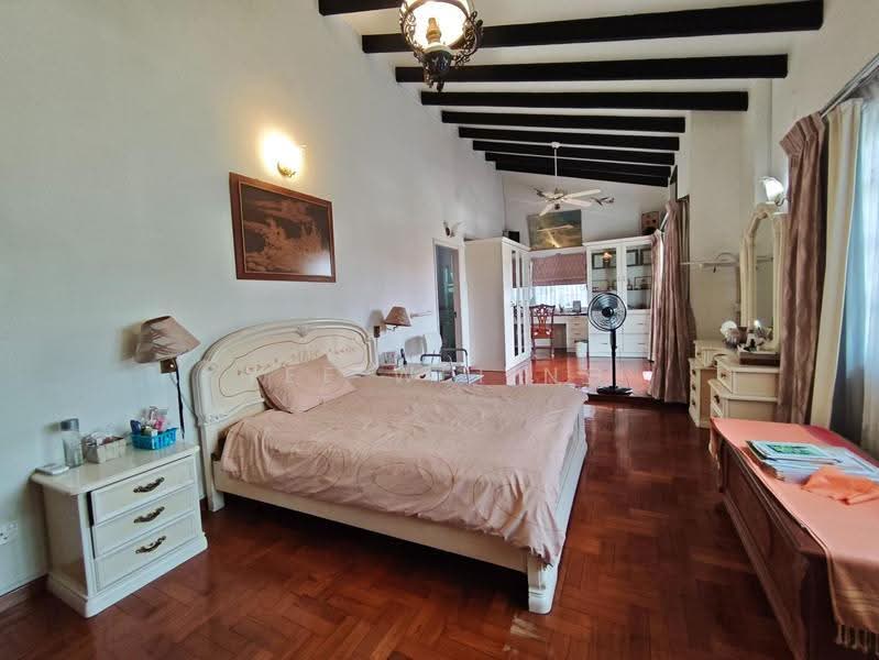 Juicy Plot! Live In Or Rebuild|自住或重建皆宜 8321.8433, Seletar / Yio Chu Kang, 5 Bedrooms, 5,000 sqft, Semi-Detached House For Sale, by Yee Wei Ng, 500282170 - Bedroom - PropertyGuru.com.sg