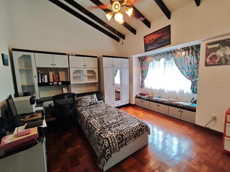 Juicy Plot! Live In Or Rebuild|自住或重建皆宜 8321.8433, Seletar / Yio Chu Kang, 5 Bedrooms, 5,000 sqft, Semi-Detached House For Sale, by Yee Wei Ng, 500282170 - Bedroom - PropertyGuru.com.sg