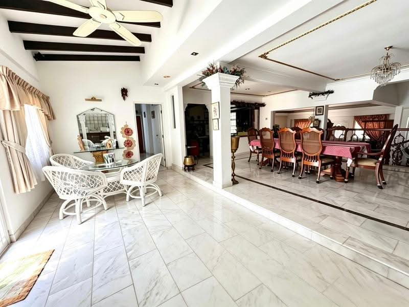 Juicy Plot! Live In Or Rebuild｜自住或重建皆宜 8321.8433, Seletar / Yio Chu Kang, 5 Bedrooms, 5,000 sqft, Semi-Detached House For Sale, by Yee Wei Ng, 500282170 - Dining Room - PropertyGuru.com.sg