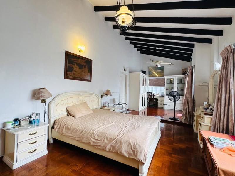 Juicy Plot! Live In Or Rebuild｜自住或重建皆宜 8321.8433, Seletar / Yio Chu Kang, 5 Bedrooms, 5,000 sqft, Semi-Detached House For Sale, by Yee Wei Ng, 500282170 - Bedroom - PropertyGuru.com.sg