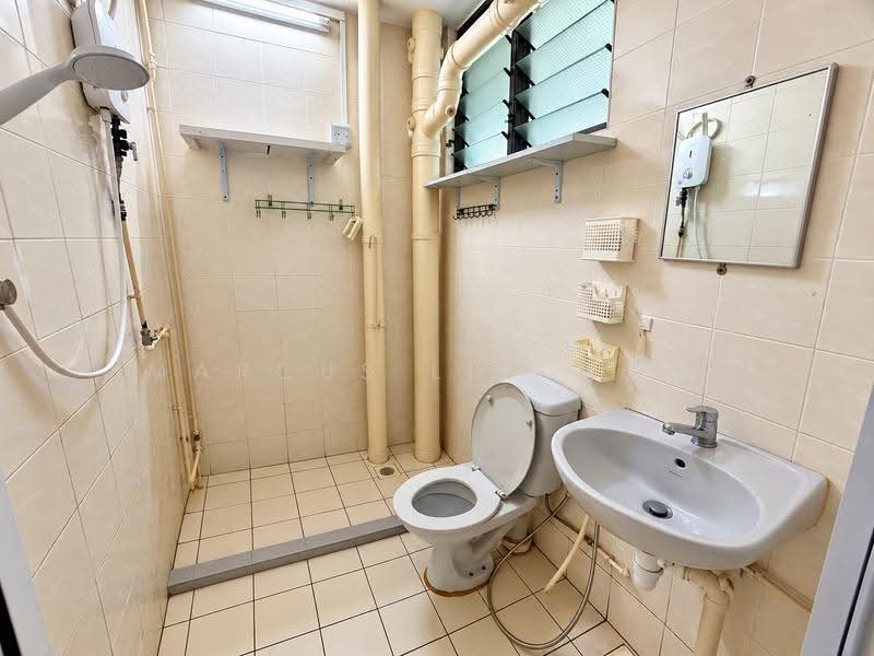 501 Jelapang Road, 501 Jelapang Road, Dairy Farm / Bukit Panjang / Choa Chu Kang, Room Rental, 120 sqft, HDB Flat For Rent, by Marcus Lim 林政宏, 500282178 - Bathroom - PropertyGuru.com.sg