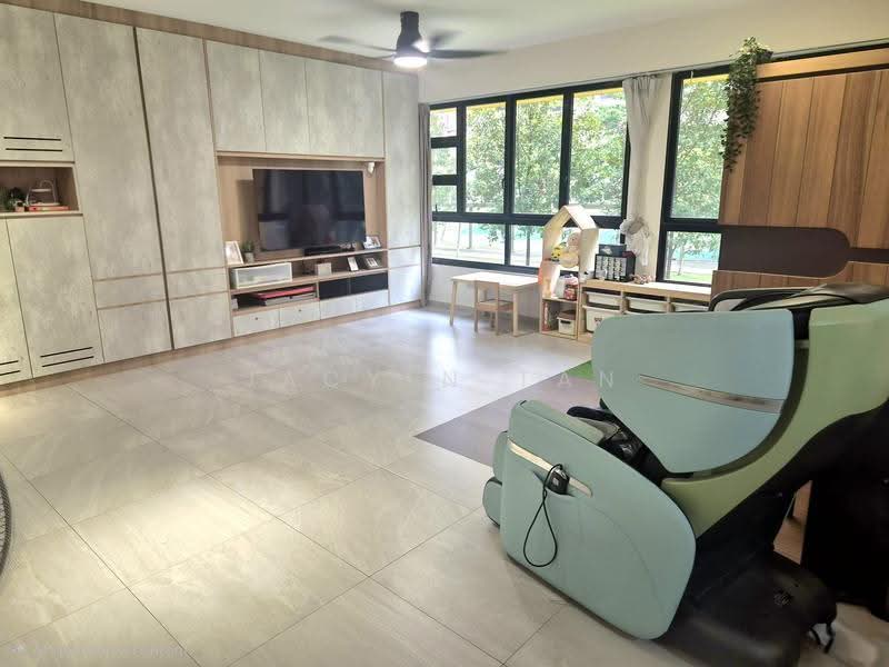 463B Bukit Batok Street 41, 463B Bukit Batok Street 41, Dairy Farm / Bukit Panjang / Choa Chu Kang, 3 Bedrooms, 1,216 sqft, HDB Flat For Sale, by Jacyln Tan, 500282192 - Living Room - PropertyGuru.com.sg