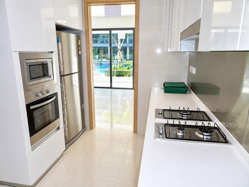 Hedges Park Condominium, 71 Flora Drive, Changi Airport / Changi Village, 4 Bedrooms, 1,539 sqft, Condominium For Sale, by Calvin Tan, 500282251 - Kitchen - PropertyGuru.com.sg