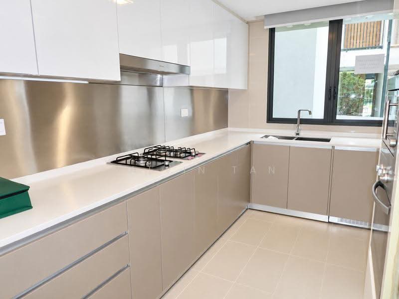 Hedges Park Condominium, 71 Flora Drive, Changi Airport / Changi Village, 4 Bedrooms, 1,539 sqft, Condominium For Sale, by Calvin Tan, 500282251 - Kitchen - PropertyGuru.com.sg