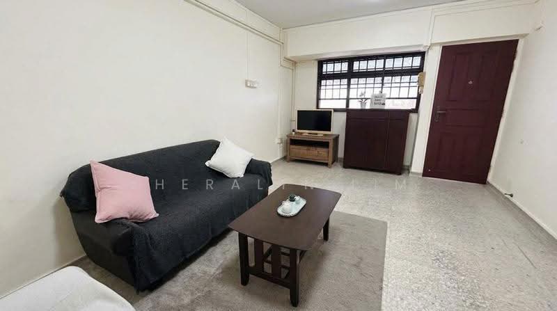 412 Pandan Gardens, 412 Pandan Gardens, Boon Lay / Jurong / Tuas, 2 Bedrooms, 785 sqft, HDB Flat For Sale, by Sheralyn Lim, 500282253 - Living Room - PropertyGuru.com.sg