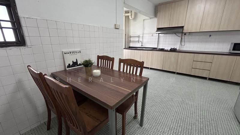 412 Pandan Gardens, 412 Pandan Gardens, Boon Lay / Jurong / Tuas, 2 Bedrooms, 785 sqft, HDB Flat For Sale, by Sheralyn Lim, 500282253 - Kitchen - PropertyGuru.com.sg
