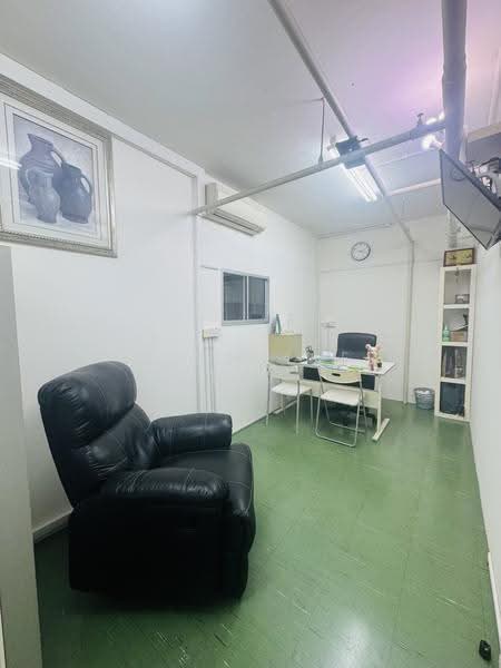 Wcega Plaza, 1 Bukit Batok Crescent, Dairy Farm / Bukit Panjang / Choa Chu Kang, 2,411 sqft, Light Industrial (B1) For Rent, by Michelle Tan, 500282262 - Study - CommercialGuru.com.sg